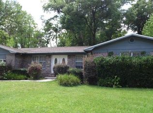 1950 Holly Oaks Ravine Dr, Jacksonville, FL 32225