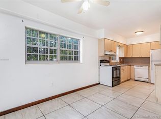 365 NE 162nd St #0, Miami, FL 33162