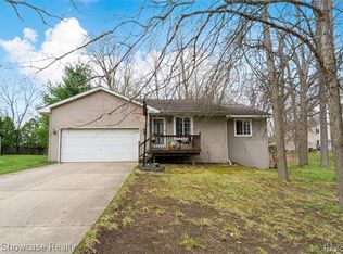 660 Annapolis St, Commerce Township, MI 48382