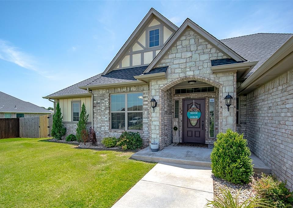 1st image of 440 Megan Ln