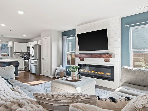 5th image of 9230 Silverspot Drive SE