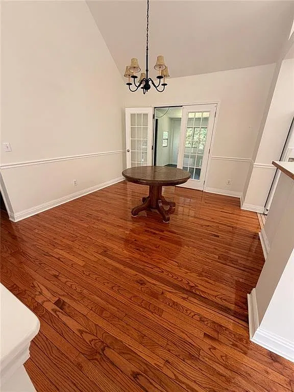 3 bed, 2.0 bath, 2200 sqft, $2,200 — Photo 4