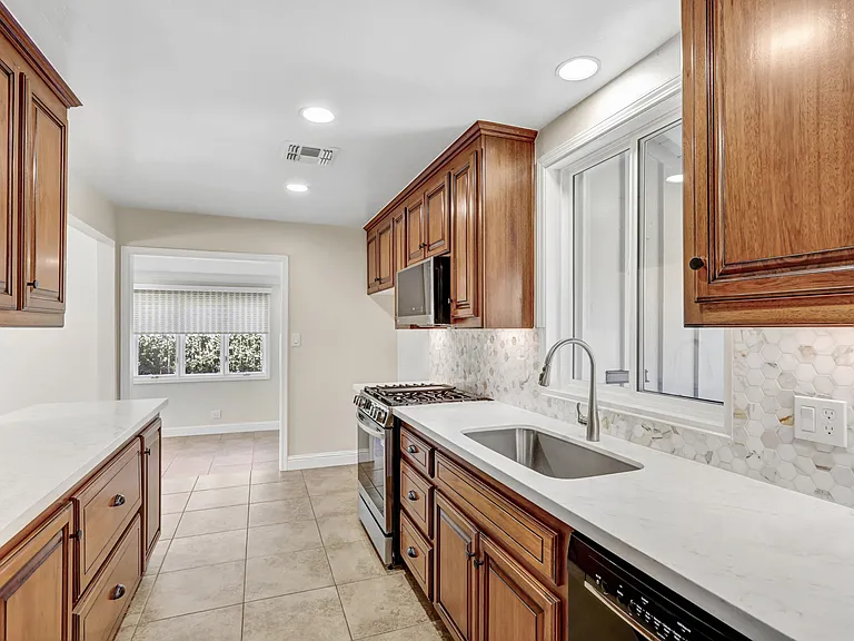 4521 Juno Way — Photo 11