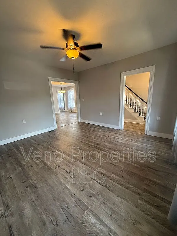 4 bed, 3.0 bath, $2,500 — Photo 4
