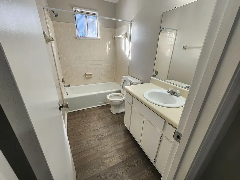 2924 Henry St — Photo 10