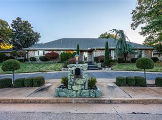 1108 W Oak Tree Dr, Edmond, OK 73025