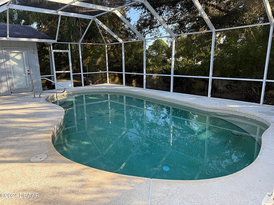 2nd image of 122 Aqua Ct