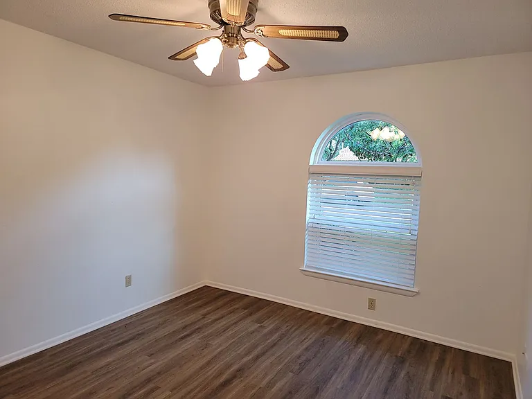 1000 Springdale Rd — Photo 20