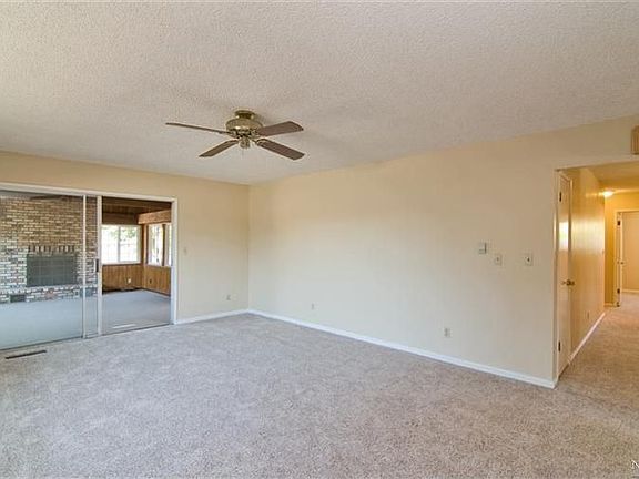 3rd image of 4339 Dale Dr