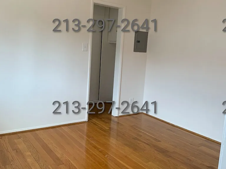 2503 W 4th St #7 — Photo 9