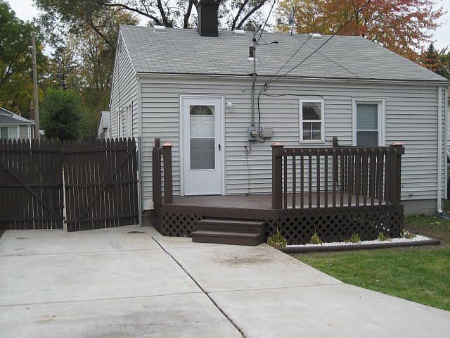 2nd image of 27096 Dartmouth St
