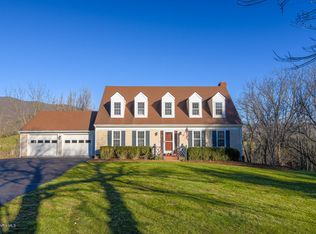 2220 Cedar Walk, Blacksburg, VA 24060