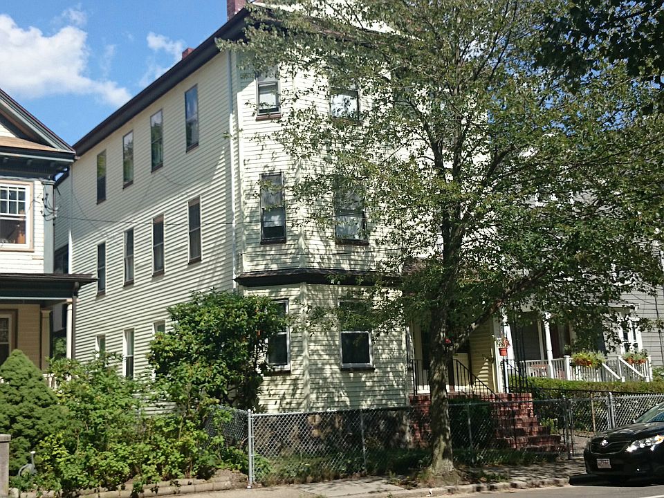 2nd image of 116 Chestnut St