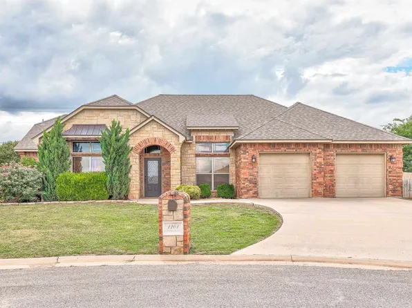 1201 NE Pebble Trl, Elgin, OK 73538