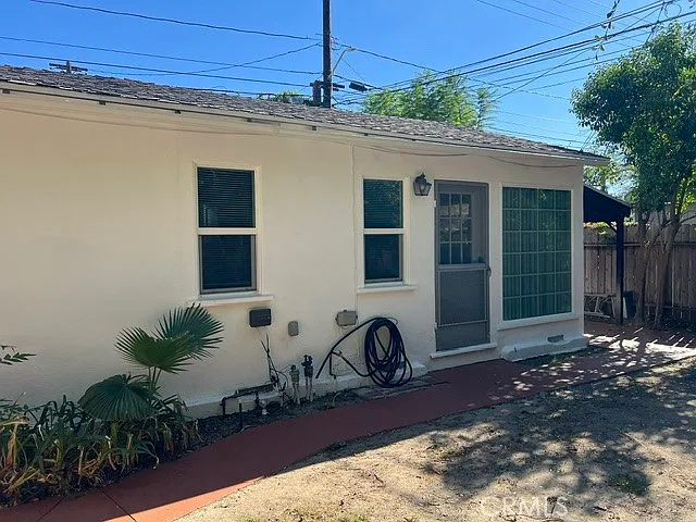 1 bed, 400 sqft, $2,100 — Photo 4