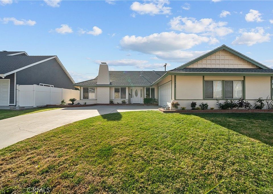 1st image of 27939 Honeycomb Dr