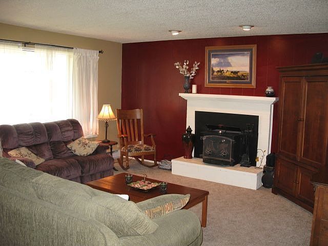 2nd image of 1526 Willamina Ave