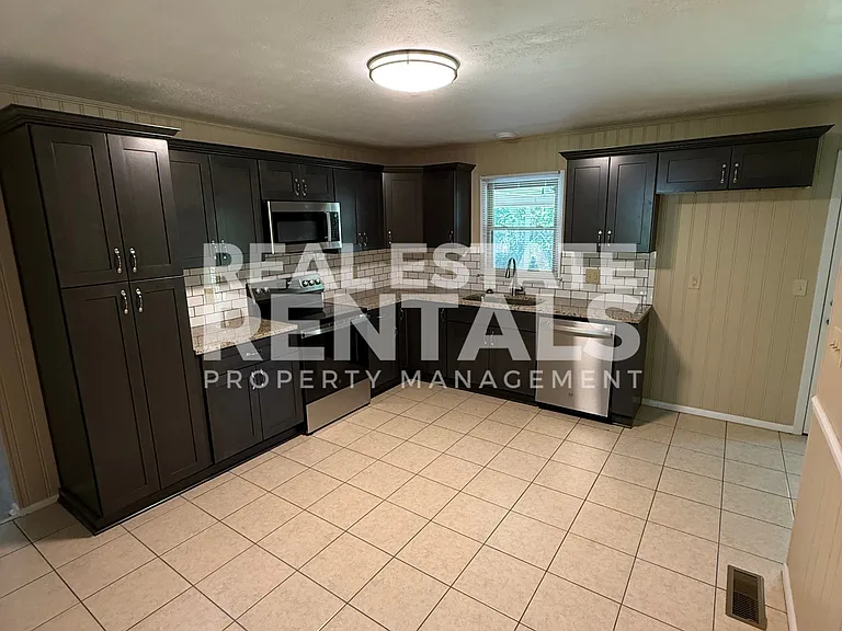 120 Southhawk Dr #1 — Photo 4