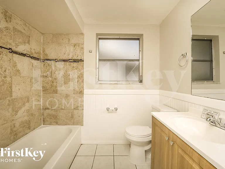 8215 Winthrop Dr — Photo 13