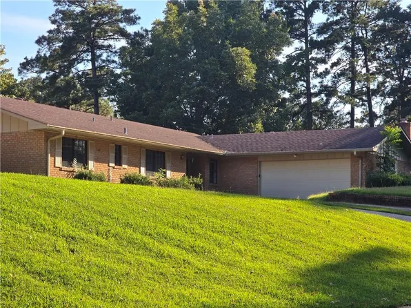 110 Deer Crk E, Pineville, LA 71360