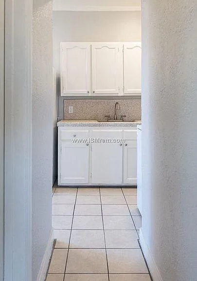 43rd Place Apartments — Photo 12