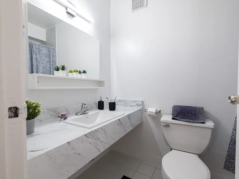 2360 Dundas St W #2350 — Photo 48
