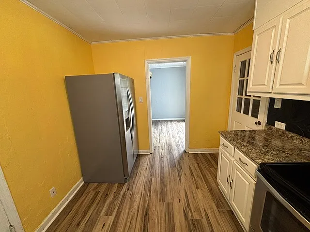 Kitchen towards dining.