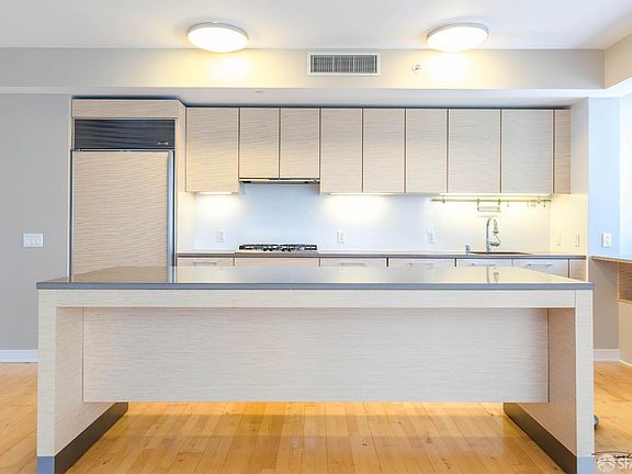 4th image of 301 Mission St APT 24A