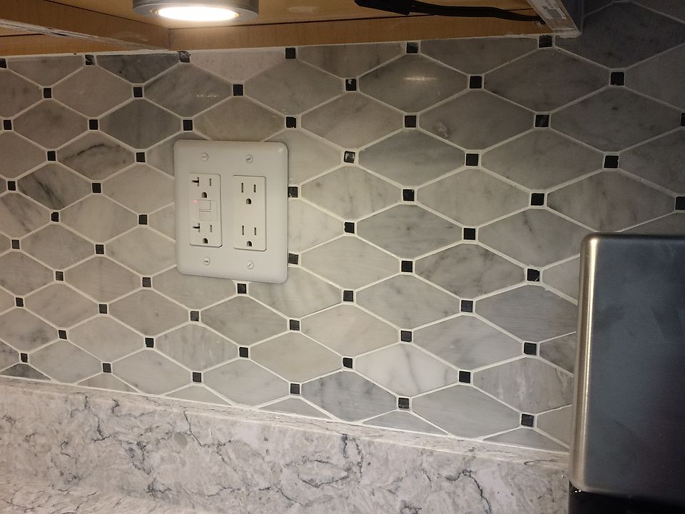 2nd image of 164 W Fullerton Ave