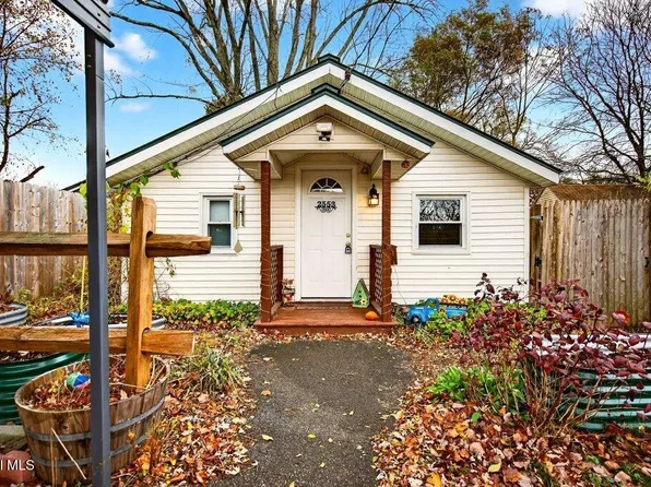 2553 3rd Avenue, Schenectady, NY 12303