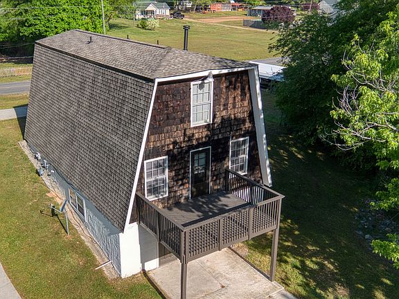 5th image of 557 Reeceburg Rd SE