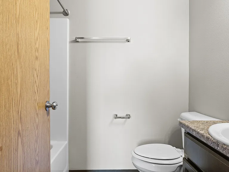 Bedroom 1 En Suite Bathroom