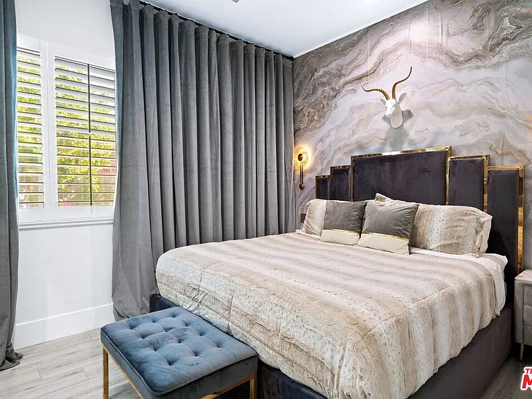 1083 E Circulo San Sorrento Rd — Photo 5