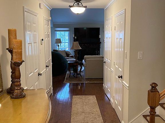 4th image of 102 Kensington Way