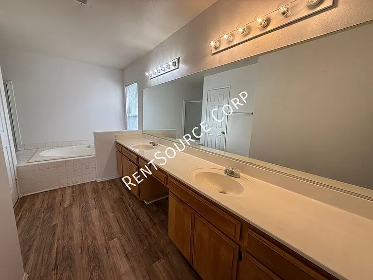 42456 Coronet Ct — Photo 22