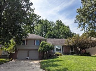 1212 SW Mic O Say Dr, Blue Springs, MO 64015