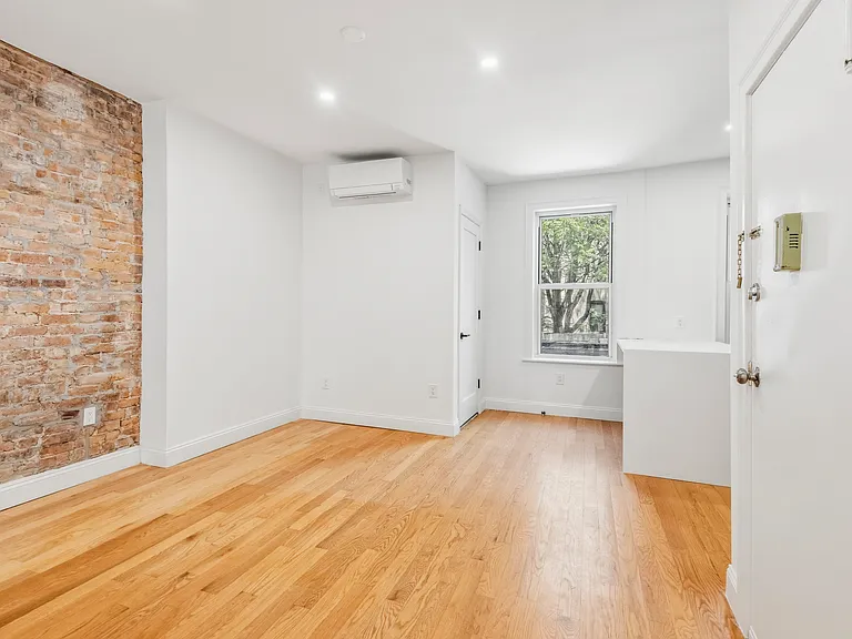 307 S 4th St #2 — Photo 8