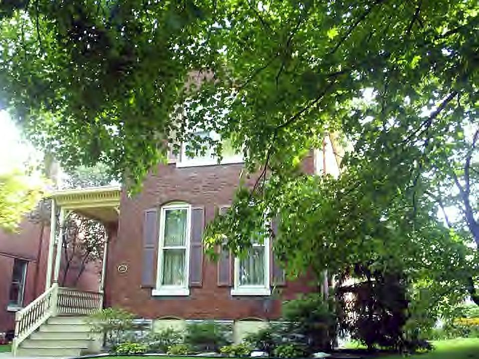 2nd image of 1408 Oak St