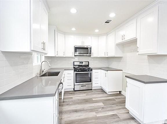 4th image of 2433 Lovejoy St