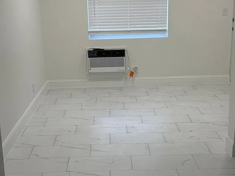 110 NW 7th Ave #18 — Photo 10