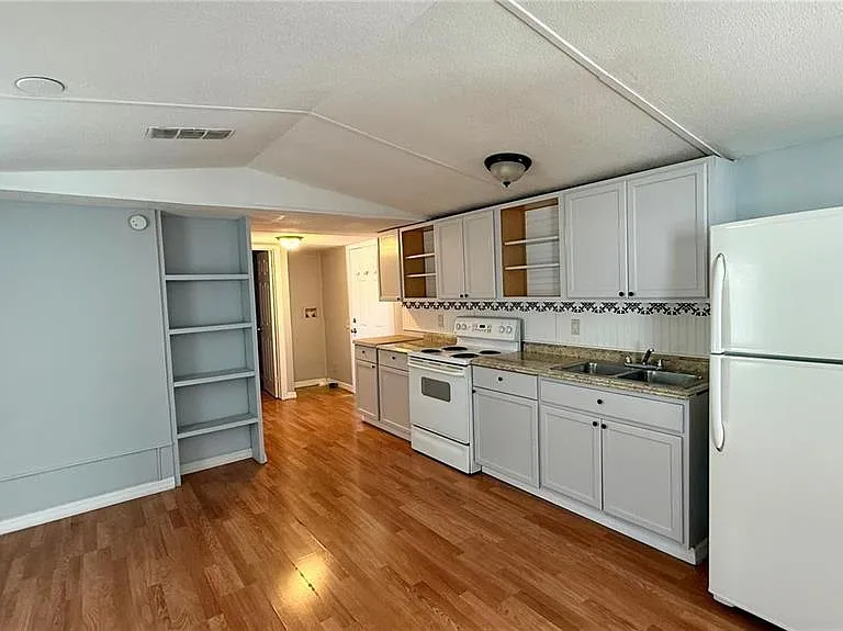 639 Ellison Pkwy — Photo 7