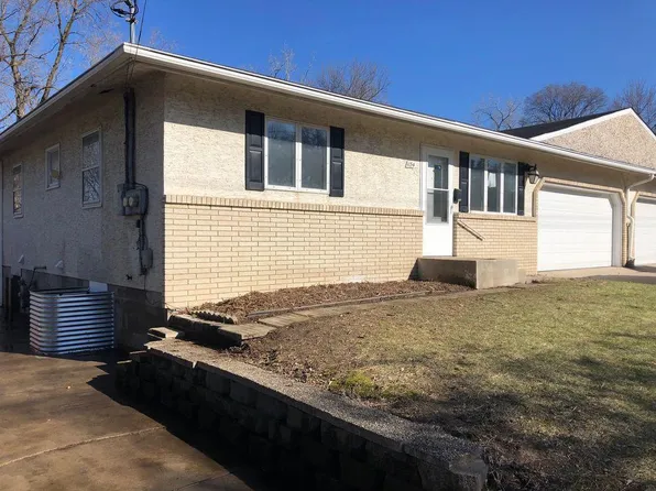 1154 Charlton St #1, Saint Paul, MN 55118