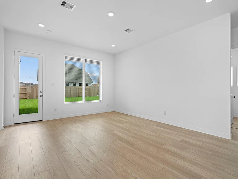 2720 Grove Crest Dr — Photo 14