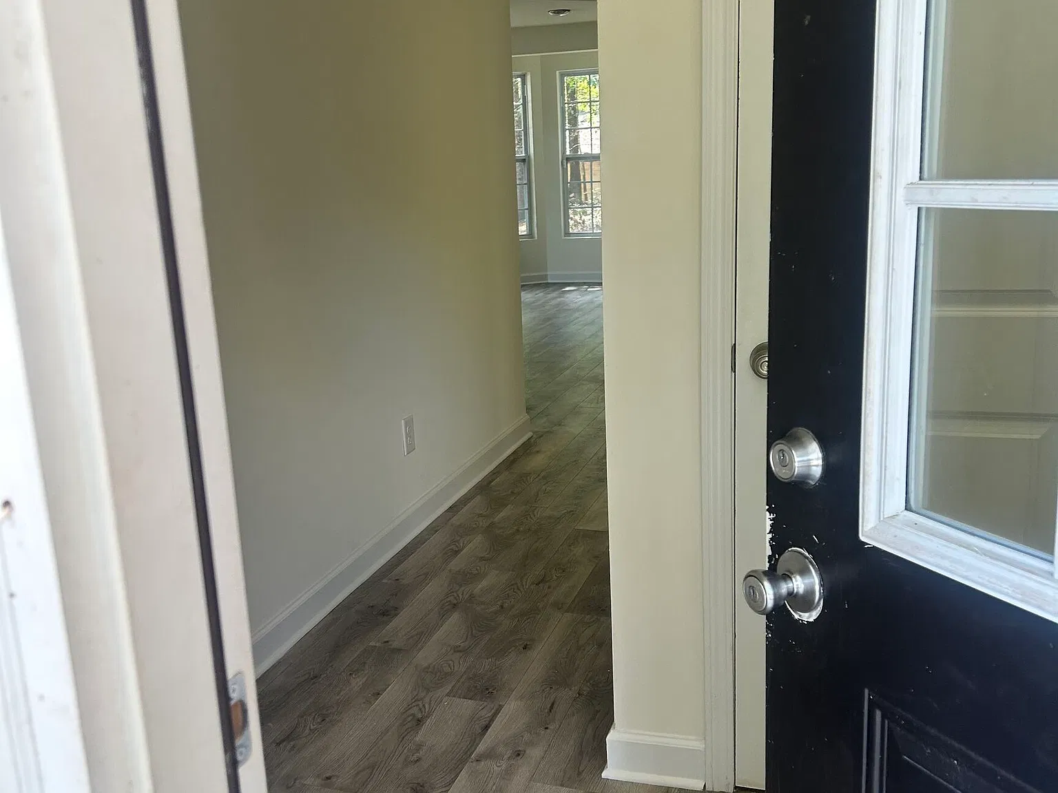 3 bed, 2.5 bath, 1679 sqft, $2,500 — Photo 2