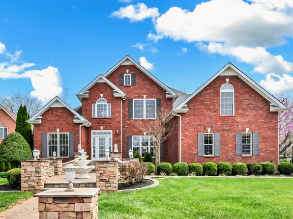 3266 Quincy Ln, Clarksville, TN 37043