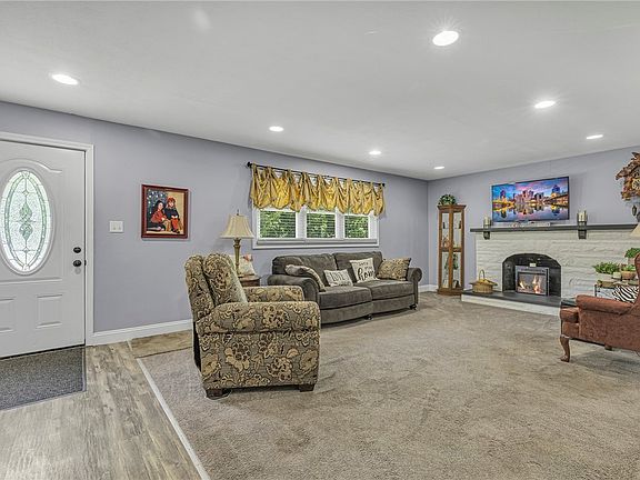 3rd image of 713 21st St