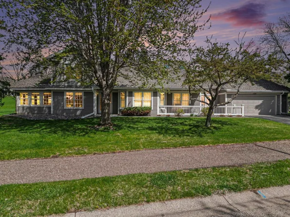 1723 Donegal Dr, Woodbury, MN 55125
