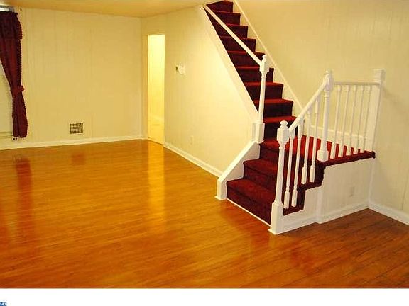 3rd image of 243 W Wellens Ave