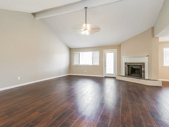 3rd image of 4213 Claremont Dr
