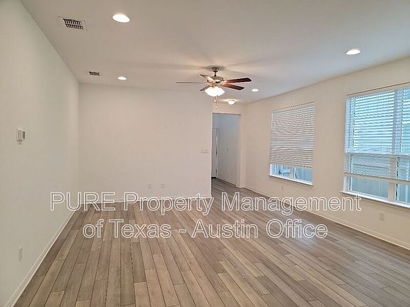 4th image of 3201 College Park Dr #8